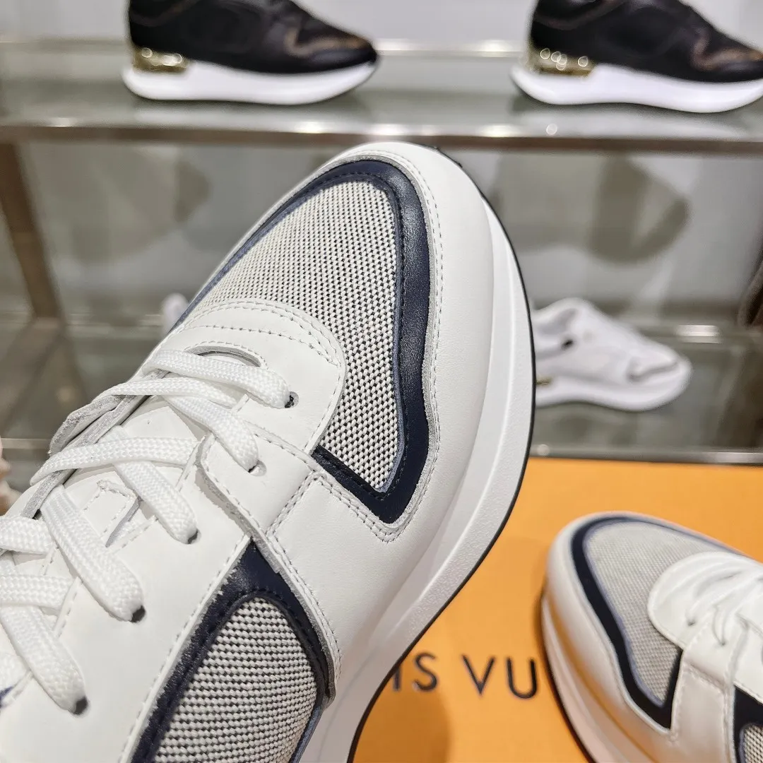 👟👟Ex-factory price 640👟👟 Men's size +10 Louis Vuitton's official website synchronizes the 2024 couple's models, this Neo Run Away sneakers are inspired by running shoes, integrating LV's iconic must-have shoes into the trend. This version is a 1:1 replica of the original version, reinterpreting Damier canvas with cow leather and mesh fabrics, highlighting its simple lines and unique wedge outsole. The main details include the LV initials on the side and the engraved gold heel stabilizer on the back plus a hidden insole. 2cm. Sizes 35-42, 39-46. Full package. High version. New and old customers are welcome to inquire.